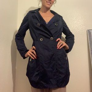 T. TAHARI 100% polyester trench coat
